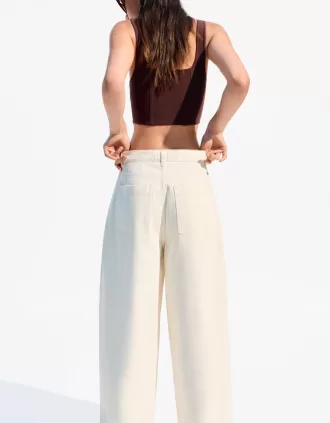 Flowing pants with darts