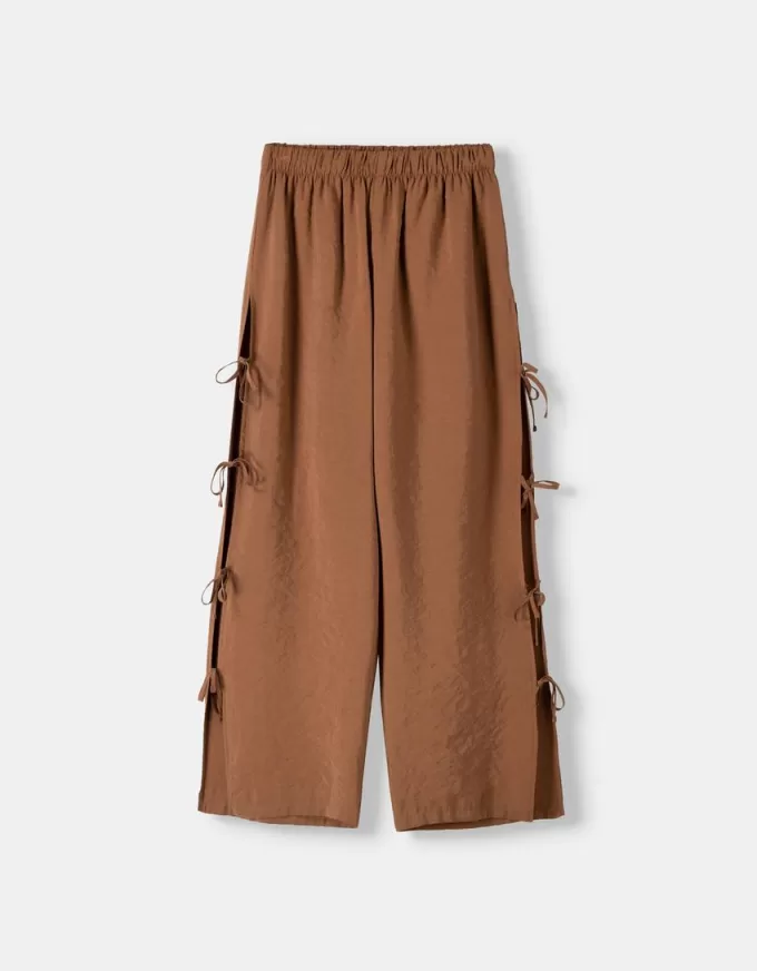 Flowing pants with side ties Flowing pants with side ties
