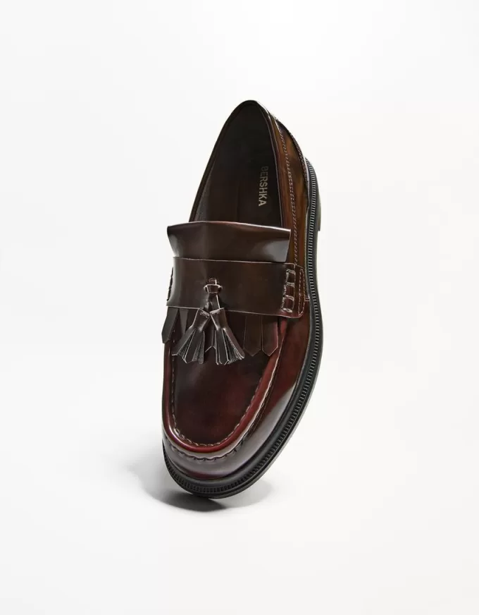 Fringed loafers with tassels