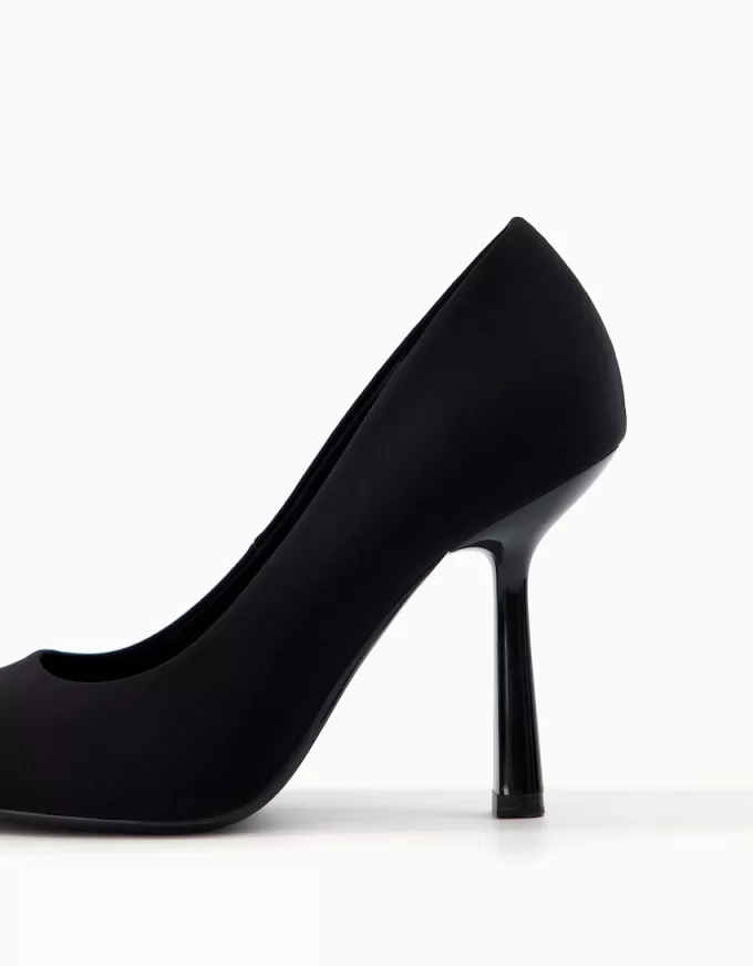 High-heel shoes High-heel shoes