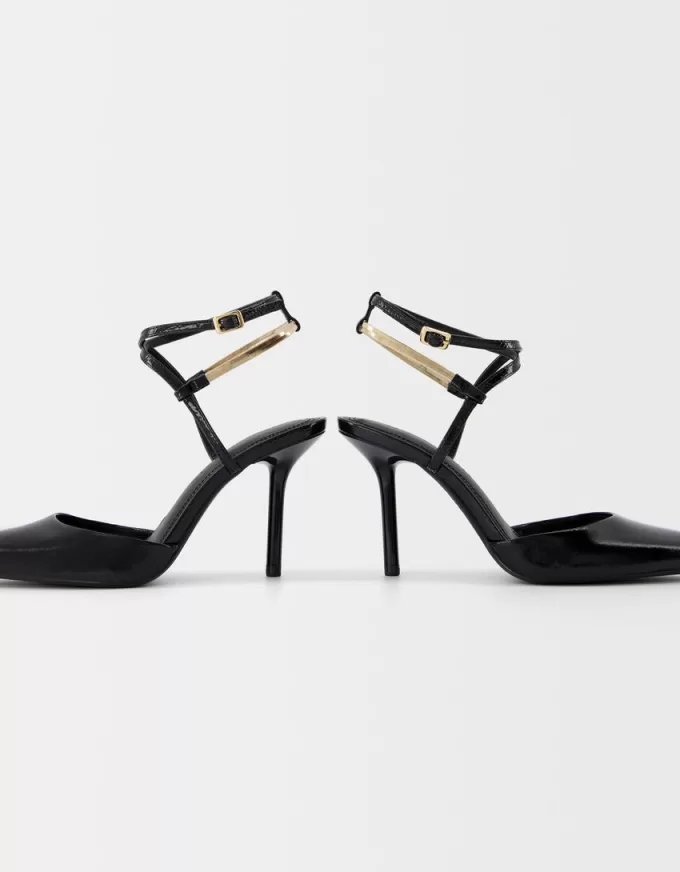 High-heel shoes with chain detail High-heel shoes with chain detail