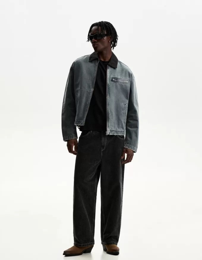 Jacket with contrasting collar