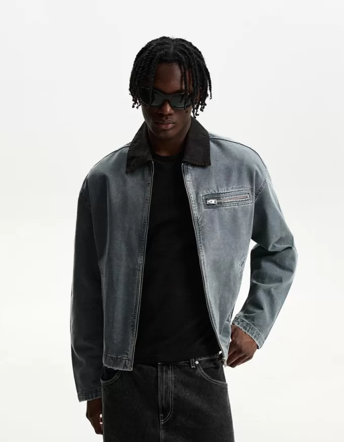 Jacket with contrasting collar