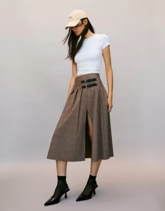 Kitten heel slingback shoes