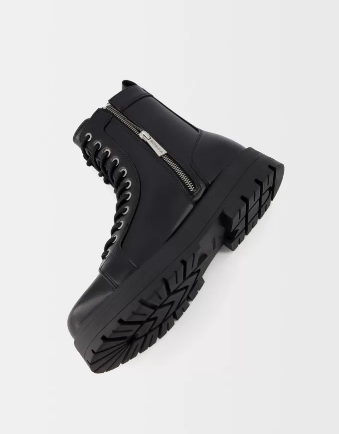 Lace-up track sole ankle boots Lace-up track sole ankle boots