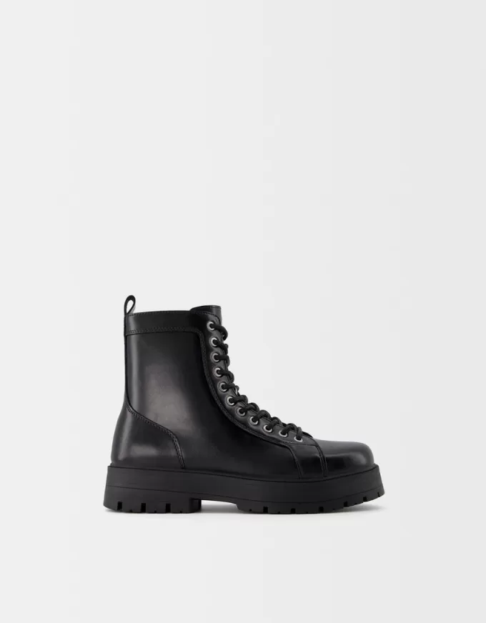 Lace-up track sole ankle boots Lace-up track sole ankle boots