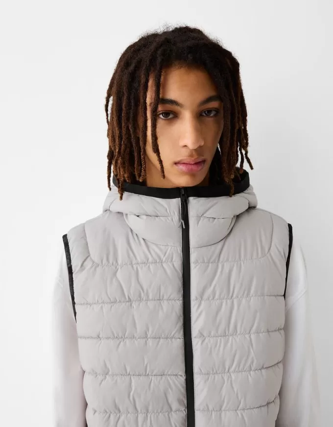 Lightweight puffer vest with hood Lightweight puffer vest with hood