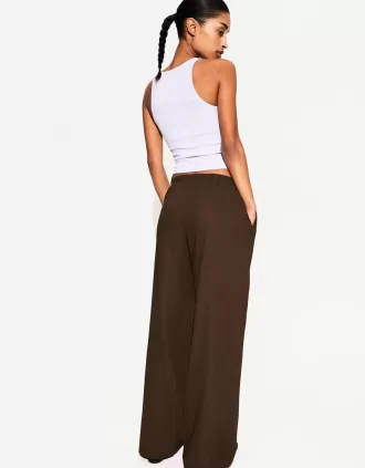 Linen blend pants with an elastic waistband