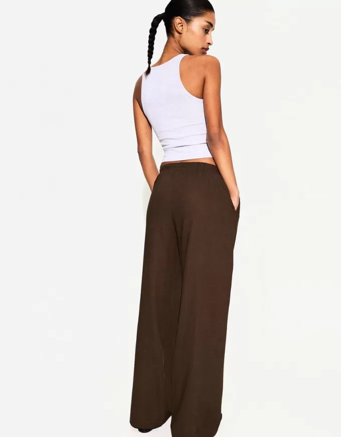 Linen blend pants with an elastic waistband Linen blend pants with an elastic waistband