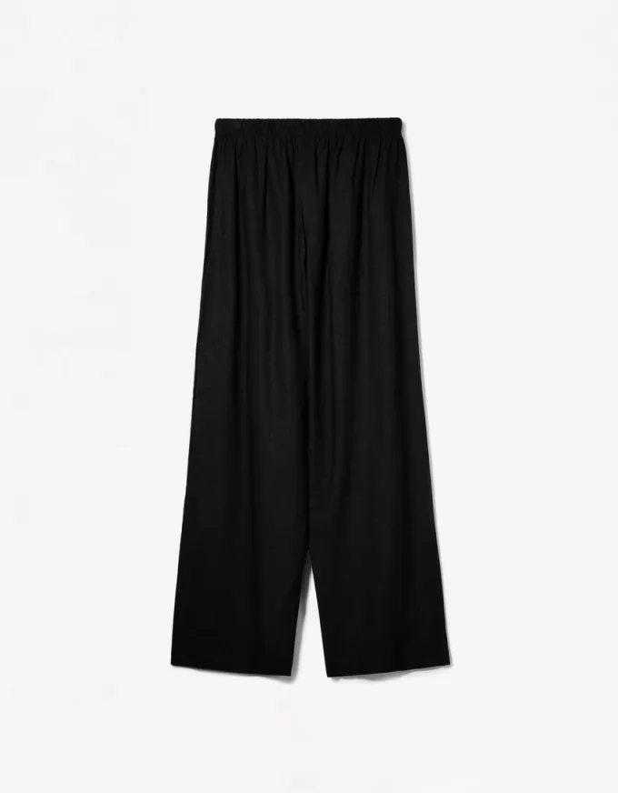 Linen blend pants with an elastic waistband Linen blend pants with an elastic waistband