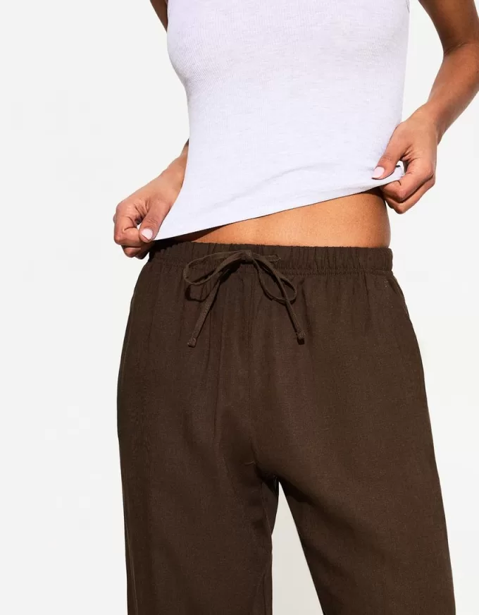 Linen blend pants with an elastic waistband Linen blend pants with an elastic waistband