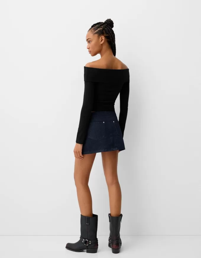 Long sleeve T-shirt with buttons Long sleeve T-shirt with buttons