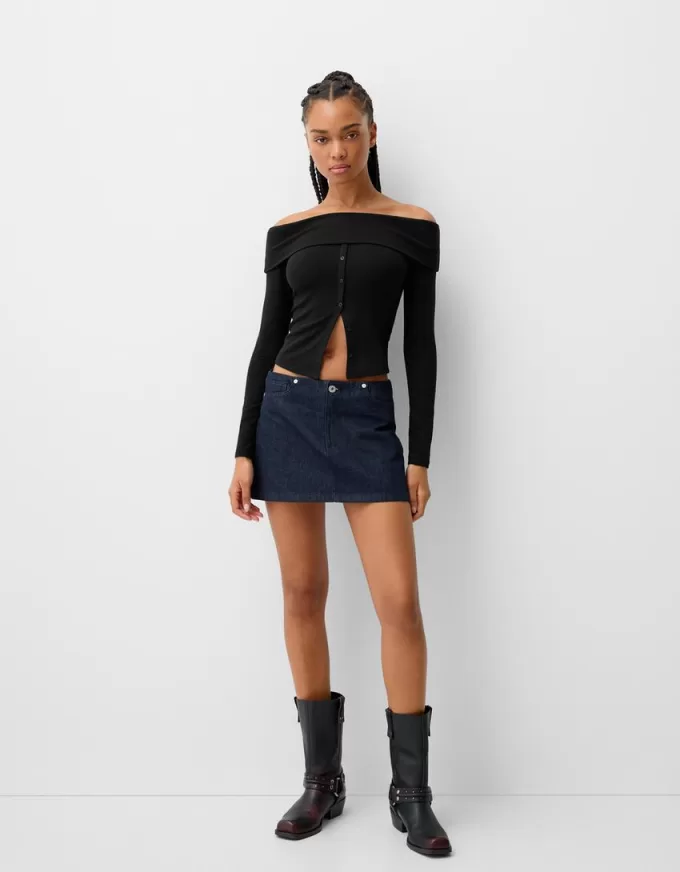 Long sleeve T-shirt with buttons Long sleeve T-shirt with buttons