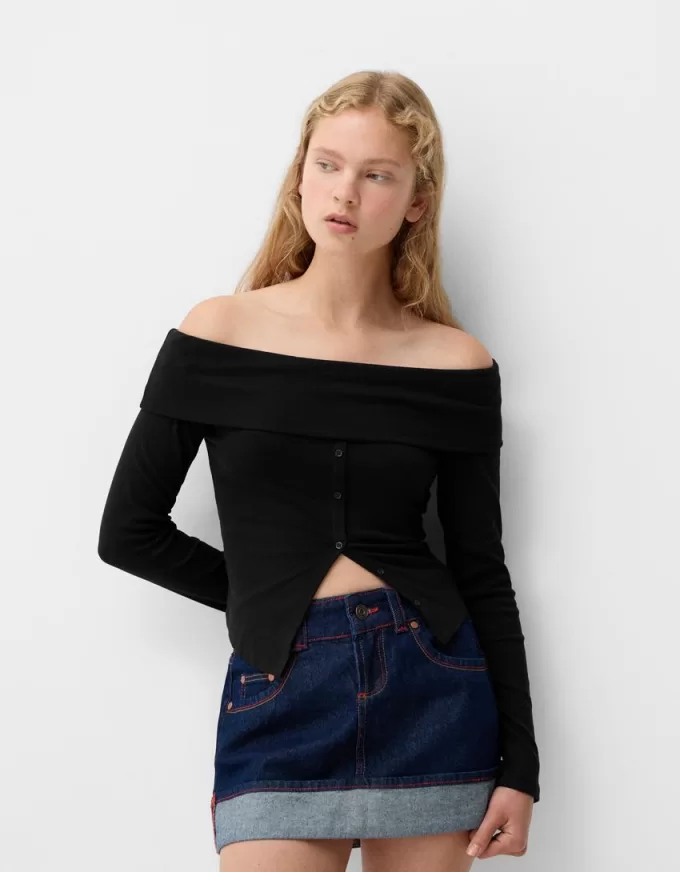 Long sleeve T-shirt with buttons Long sleeve T-shirt with buttons