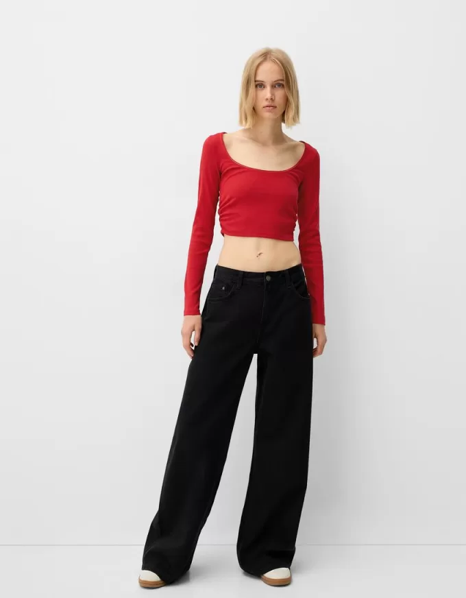 Long sleeve T-shirt with gathered sides Long sleeve T-shirt with gathered sides