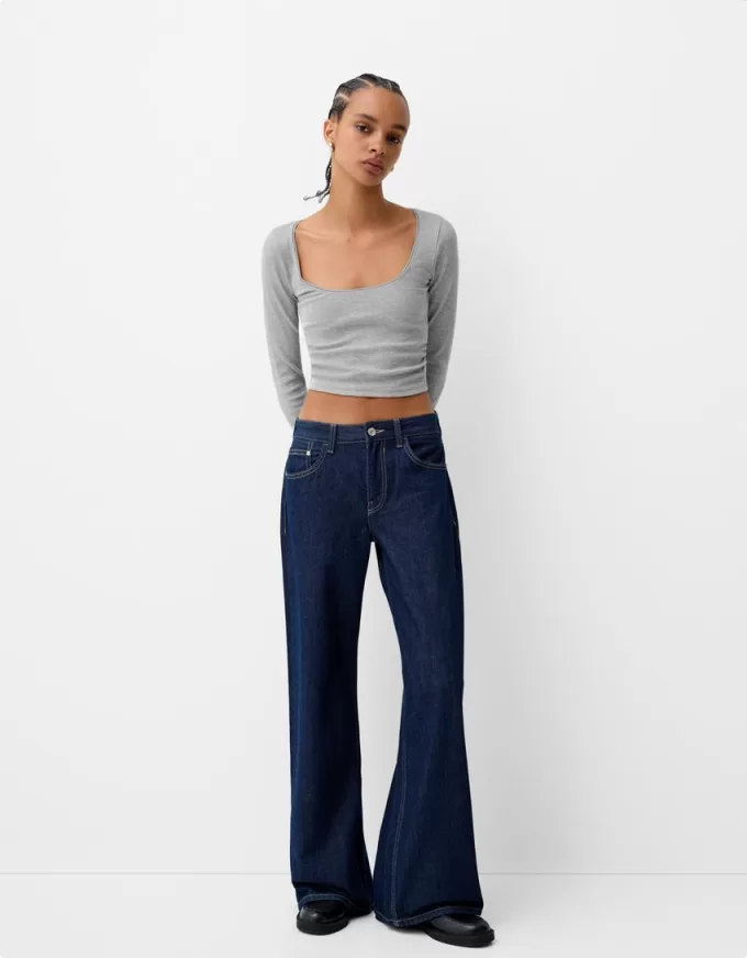 Long sleeve T-shirt with gathered sides Long sleeve T-shirt with gathered sides