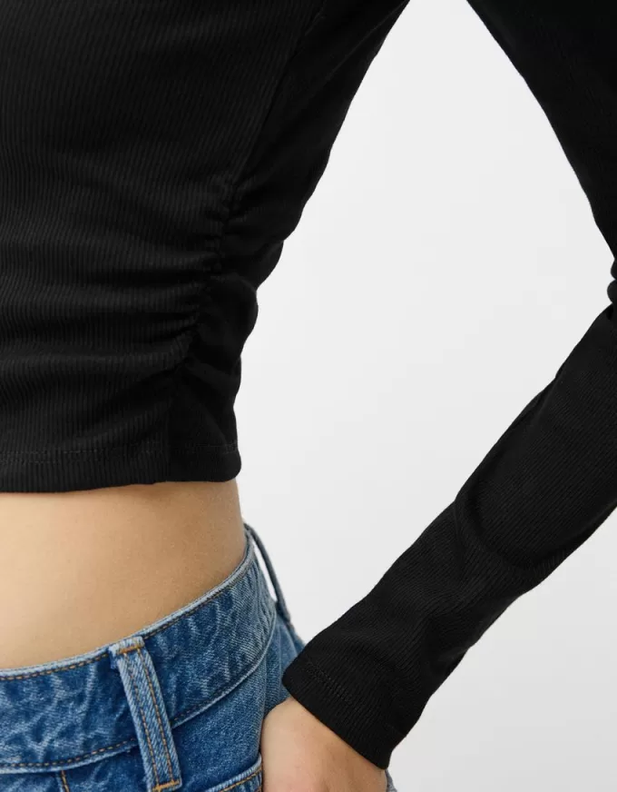 Long sleeve T-shirt with gathered sides Long sleeve T-shirt with gathered sides