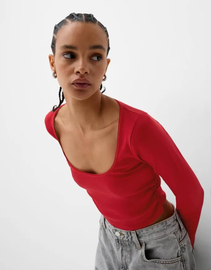 Long sleeve T-shirt with gathered sides Long sleeve T-shirt with gathered sides