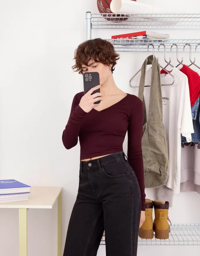 Long sleeve V-neck T-shirt Long sleeve V-neck T-shirt