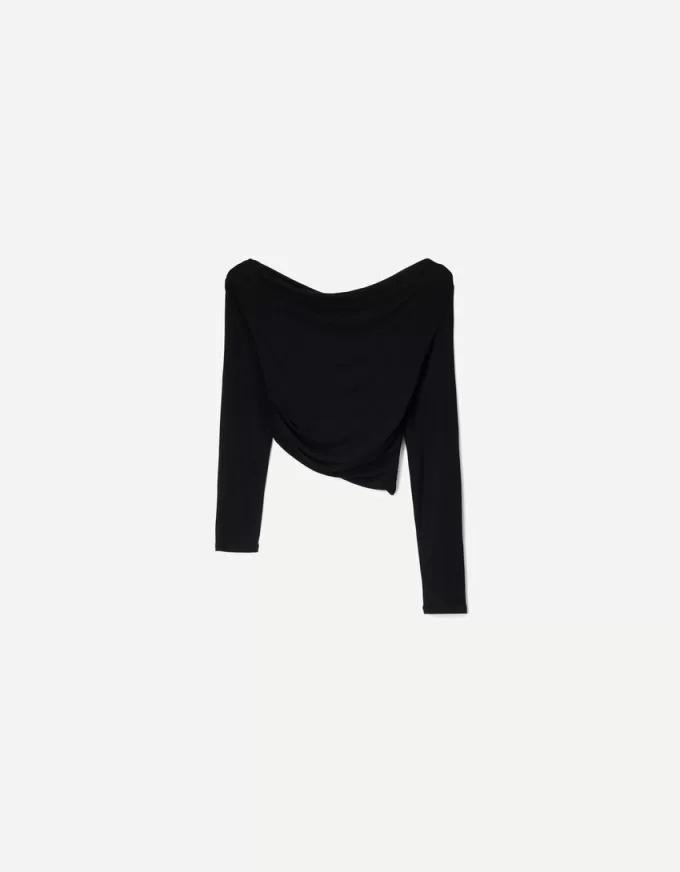 Long sleeve asymmetric T-shirt Long sleeve asymmetric T-shirt