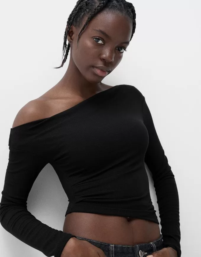 Long sleeve asymmetric T-shirt Long sleeve asymmetric T-shirt