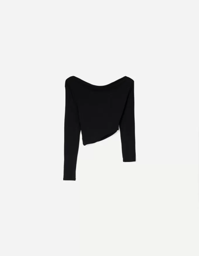 Long sleeve asymmetric T-shirt Long sleeve asymmetric T-shirt