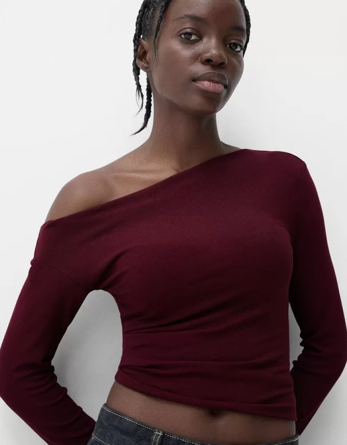 Long sleeve asymmetric T-shirt Long sleeve asymmetric T-shirt