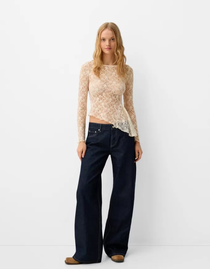 Long sleeve blonde lace top Long sleeve blonde lace top