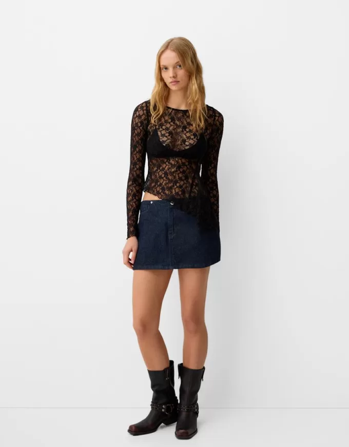 Long sleeve blonde lace top Long sleeve blonde lace top