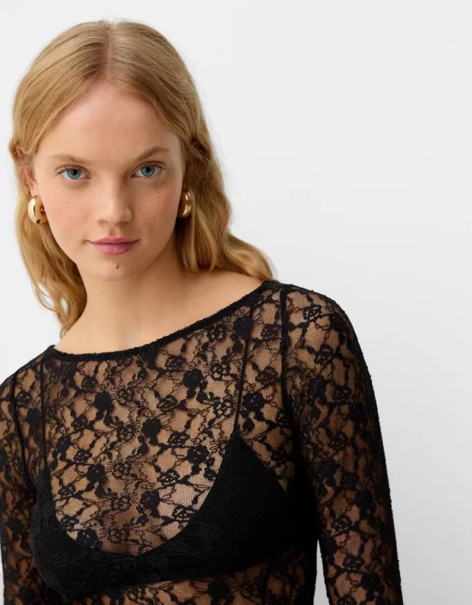 Long sleeve blonde lace top Long sleeve blonde lace top