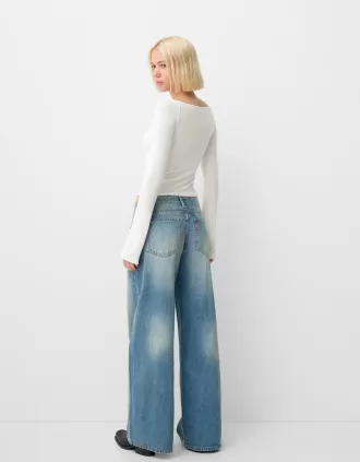 Long sleeve embroidered boat neck T-shirt