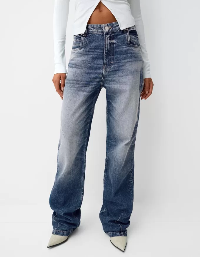 Loose-fit baggy jeans Loose-fit baggy jeans