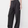 Low-rise baggy pants Low-rise baggy pants