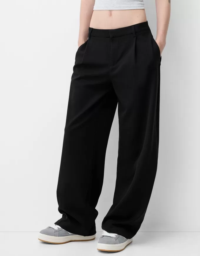 Low-rise baggy pants Low-rise baggy pants