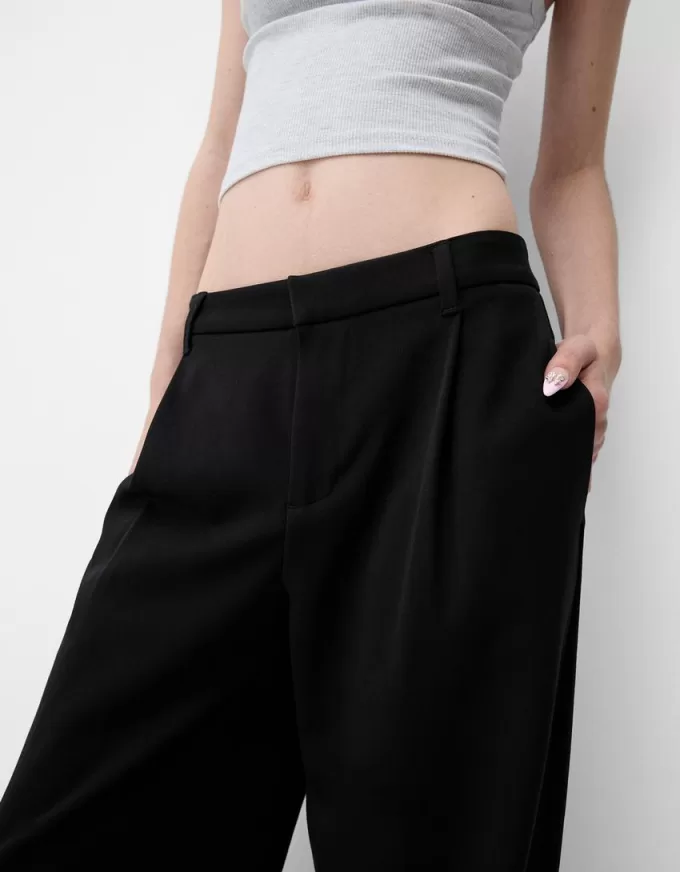 Low-rise baggy pants Low-rise baggy pants