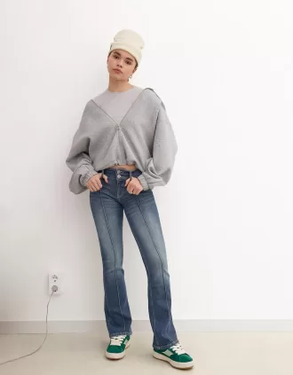 Low-rise bootcut jeans