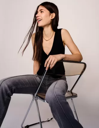 Low-rise bootcut jeans