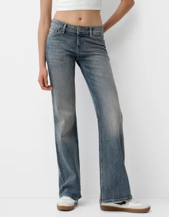 Low waist boot-cut jeans