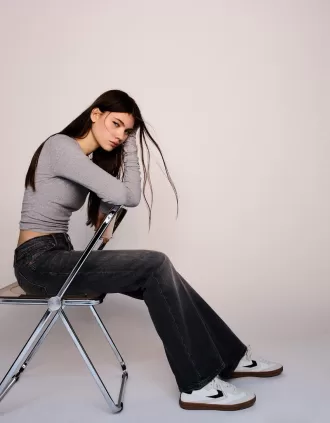 Low waist boot-cut jeans