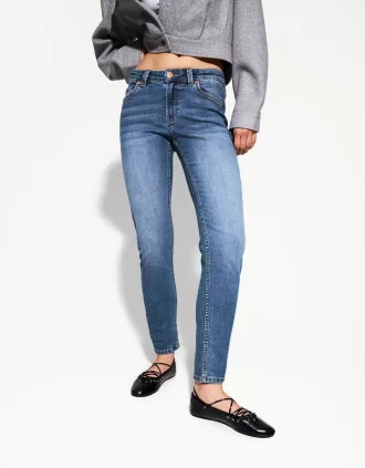 Low waist skinny fit jeans