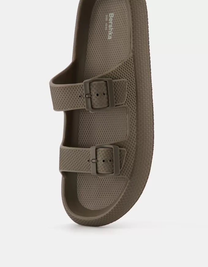 Men’s rubberized sandals with buckles Men’s rubberized sandals with buckles