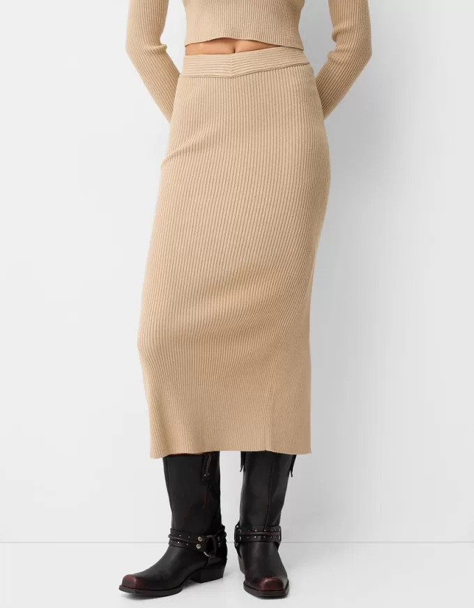 Midi skirt with a slit Midi skirt with a slit