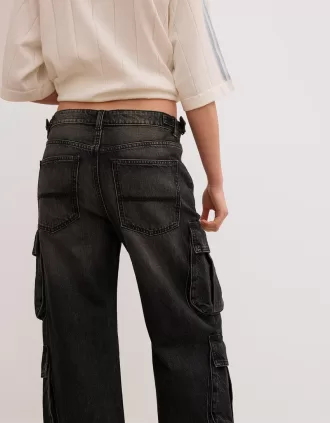 Multi-pocket cargo jeans
