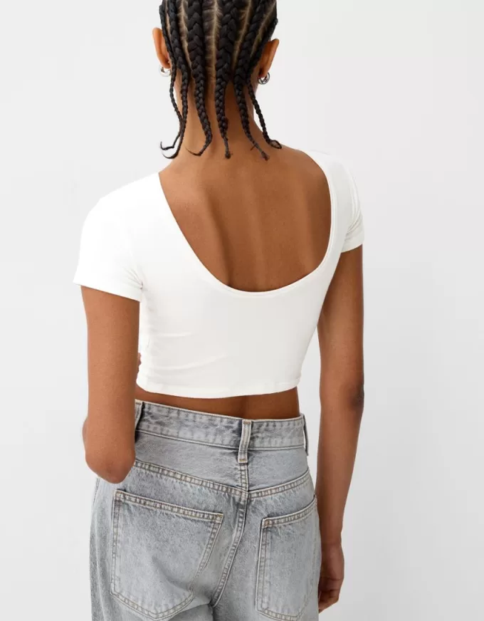 Open back T-shirt with rhinestones Open back T-shirt with rhinestones