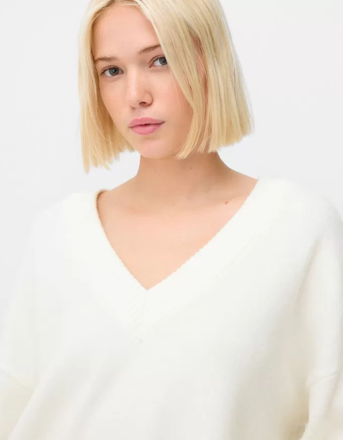 Oversize V-neck sweater Oversize V-neck sweater