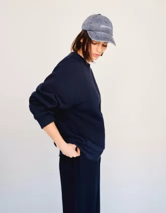 Oversize sweatshirt with side pockets