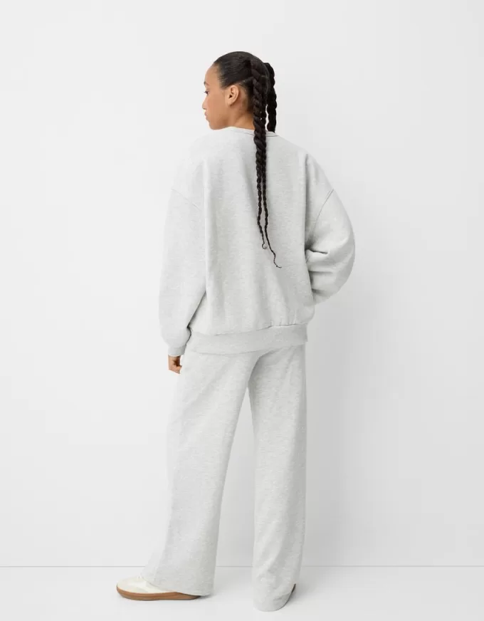 Oversize sweatshirt with side pockets Oversize sweatshirt with side pockets