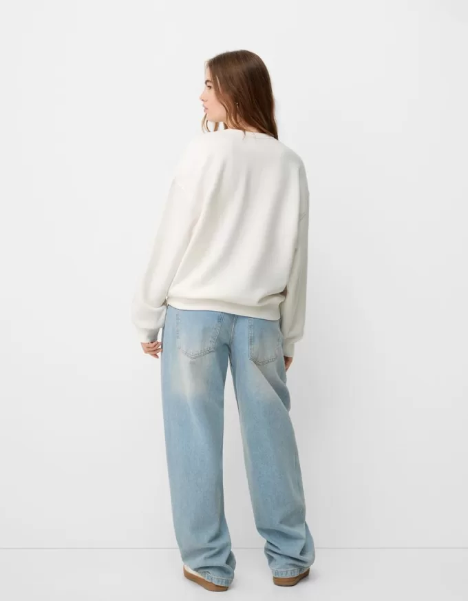 Oversize sweatshirt with side pockets Oversize sweatshirt with side pockets