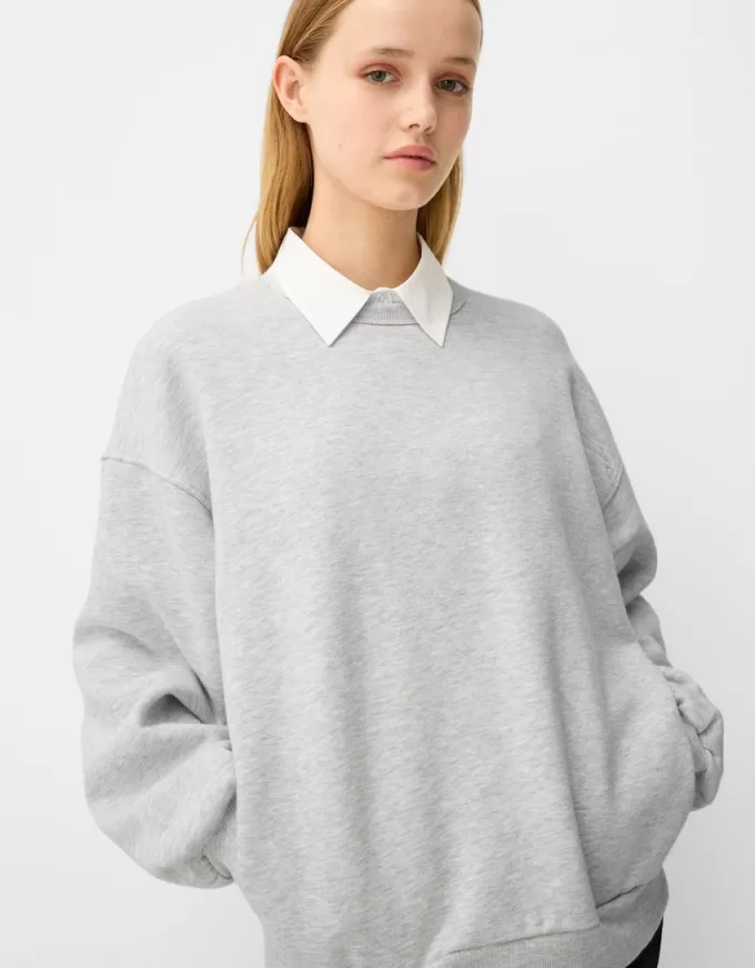 Oversize sweatshirt with side pockets Oversize sweatshirt with side pockets