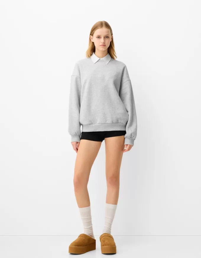 Oversize sweatshirt with side pockets Oversize sweatshirt with side pockets